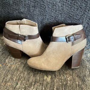 Women’s Size 10 Tan Suede Booties
